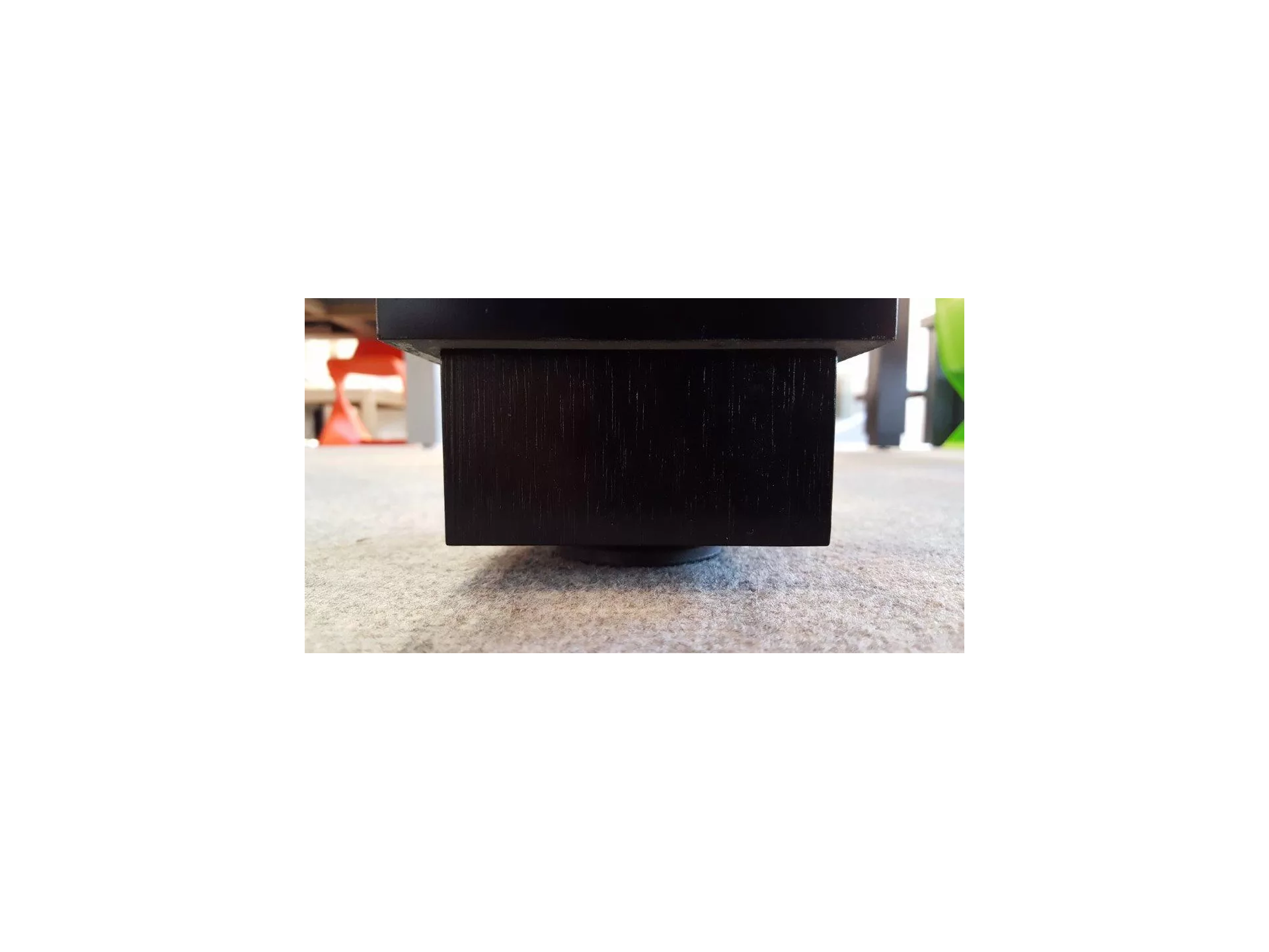 Réhausse des pieds de billard avec vérins