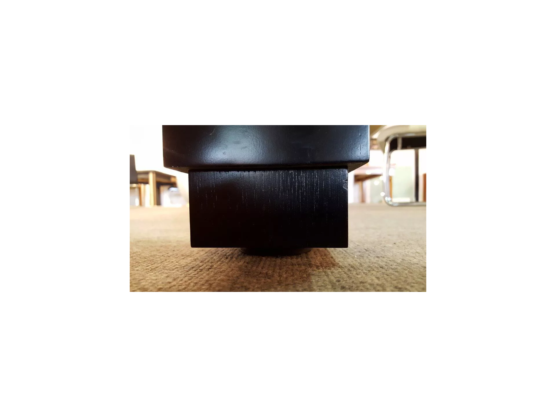Réhausse des pieds de billard avec vérins