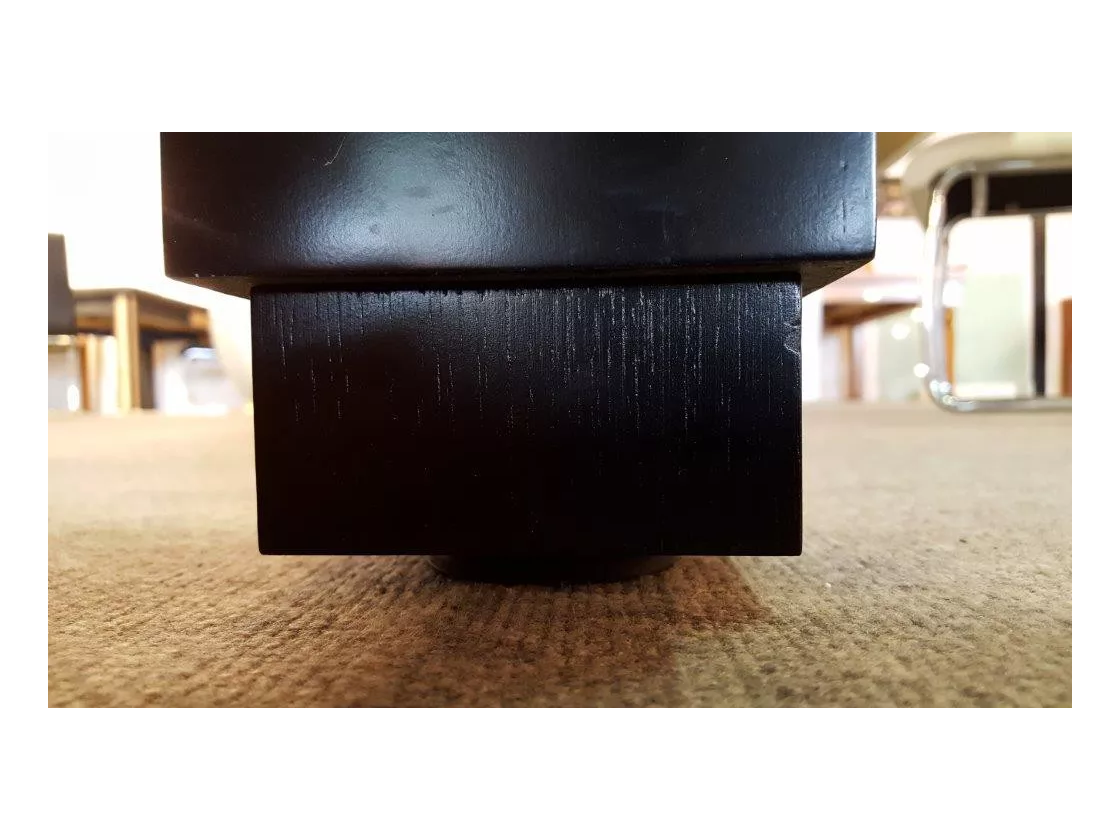 Réhausse des pieds de billard avec vérins