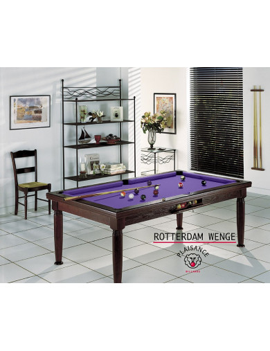 Billard salon, le mobilier qui fait billard (tapis violet) et table noire