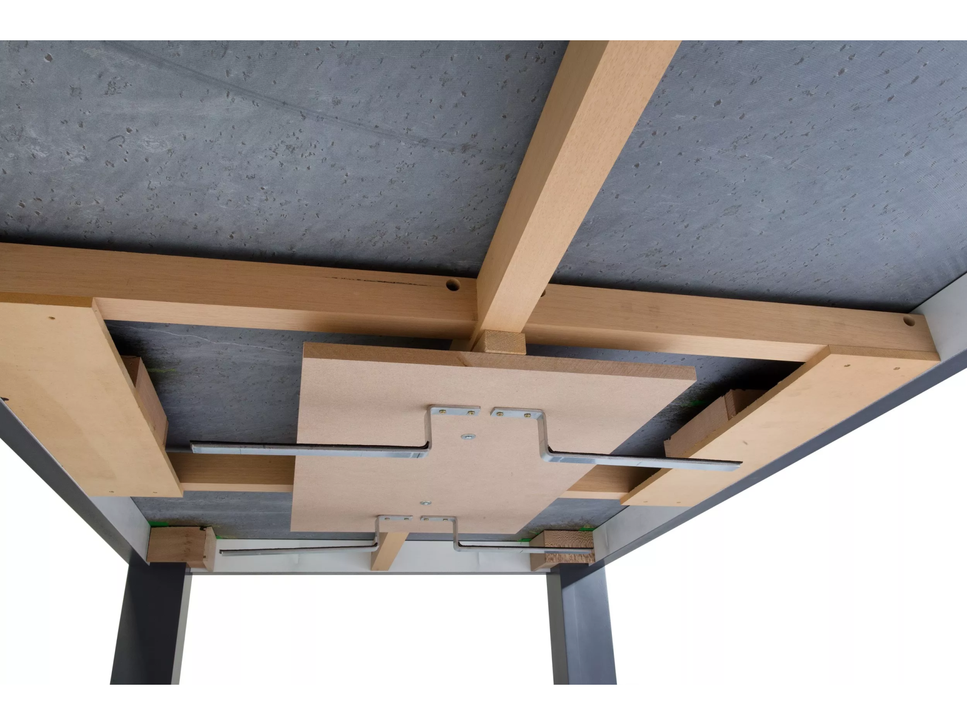 Rangement des accessoires sous le billard
