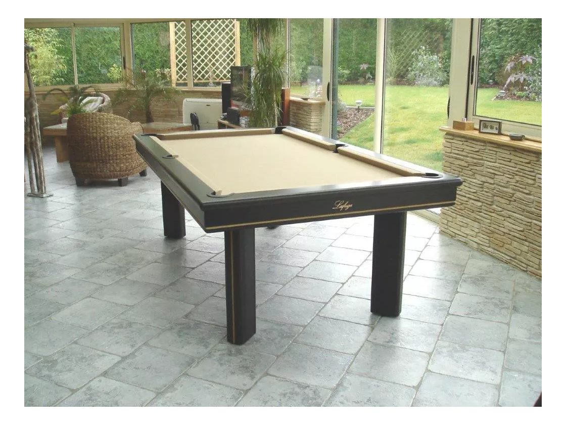 Billard table