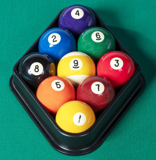 Comment placer les billes de billard dans le triangle ?