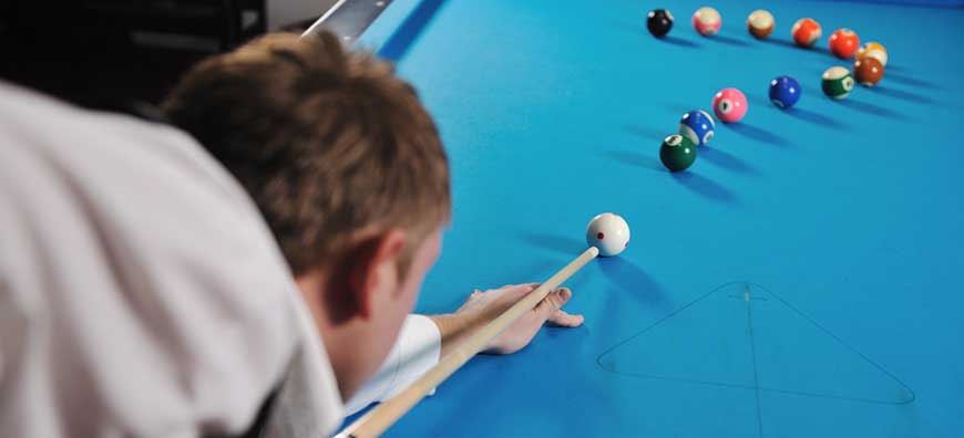 Comment bien choisir sa queue de billard américain ? Billards de France