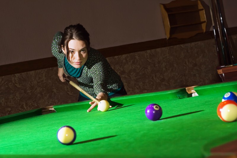 Queue de billard et boules de billard