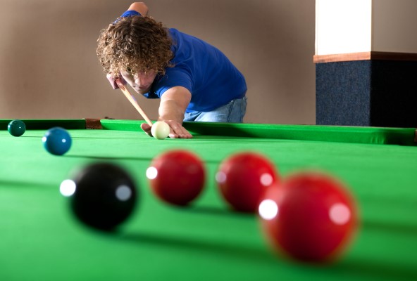 Jouer au billard americain