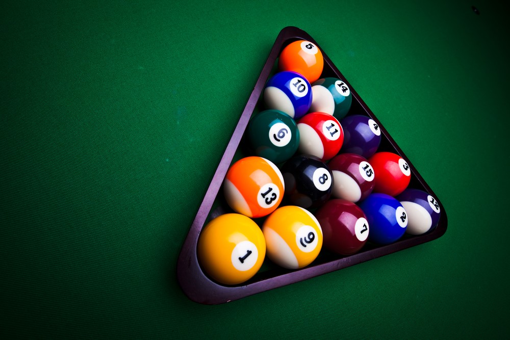 Positionnement des boules de billard dans un triangle pour le jeu billard americain