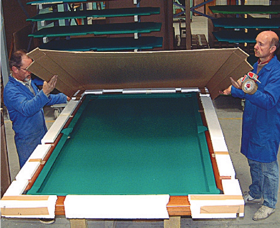 Billard equipe de son drap, controle en atelier