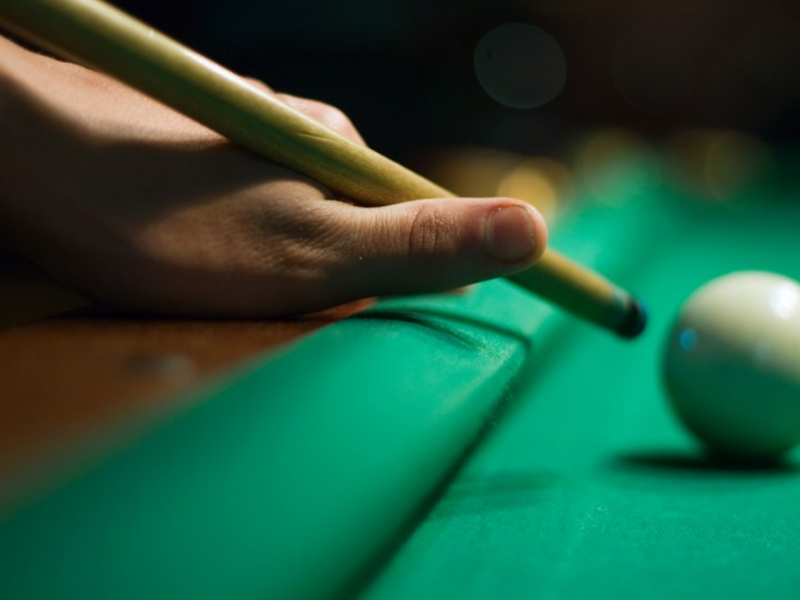 Comment choisir sa queue de billard français ?